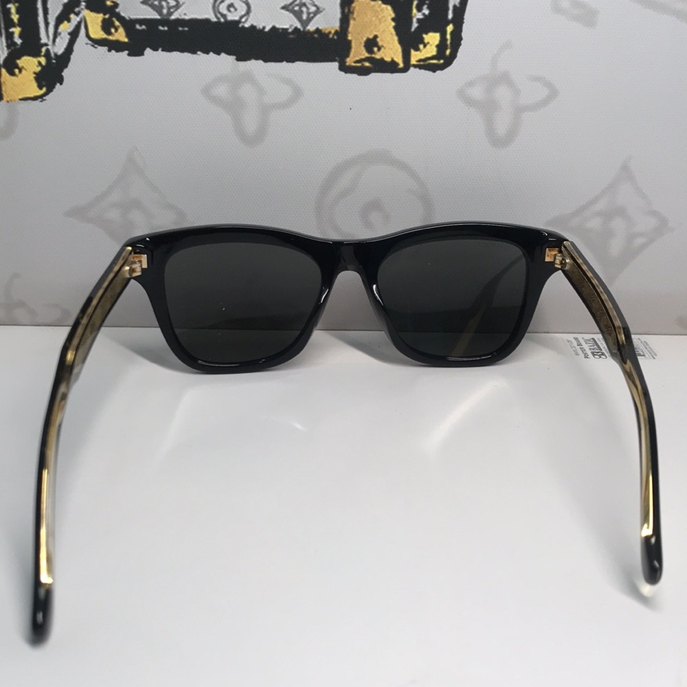 New Authentic Black Sunglasses with Gold Accents GG0910S 001 - Picture 3 of 12
